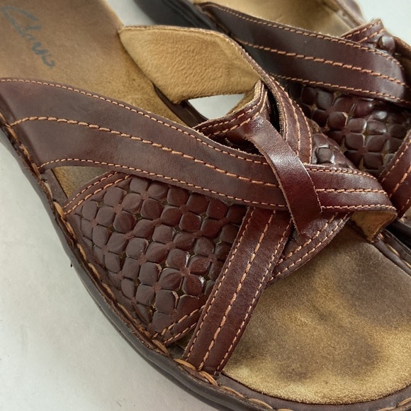 Clarks Genuine Leather Woven Criss Cross Slip on Open Toe Sandal - Picture 2 of 16